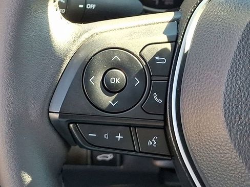 Used 2023 Toyota RAV4 XLE Premium image 23