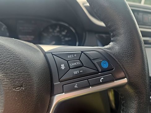 Used 2019 Nissan Rogue SL AWD/4WD image 15