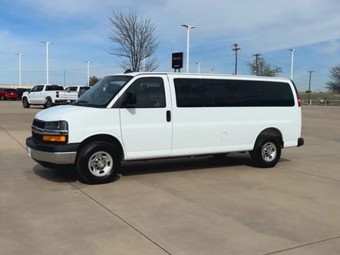Used 2025 Chevrolet Express 3500 LT w/ LT Preferred Equipment Group image 5