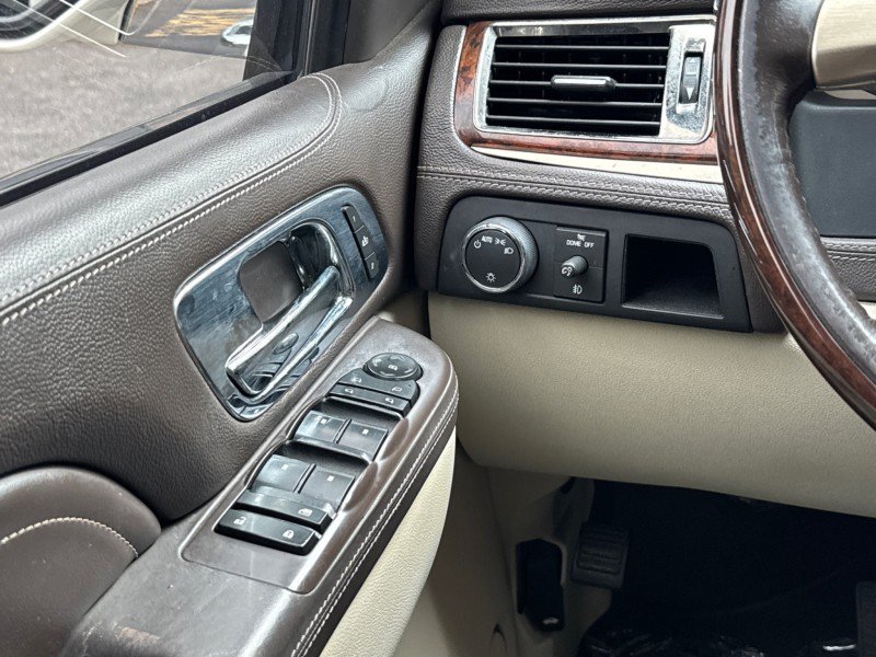 Used 2014 Cadillac Escalade ESV Platinum AWD/4WD image 12