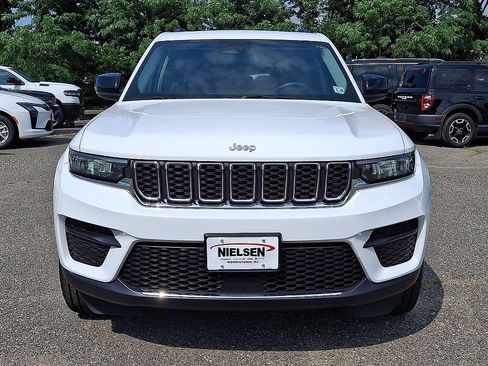 Certified 2023 Jeep Grand Cherokee Laredo w/ Luxury Tech Group I AWD/4WD image 35