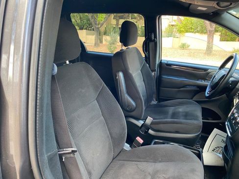 Used 2018 Dodge Grand Caravan SE FWD image 51