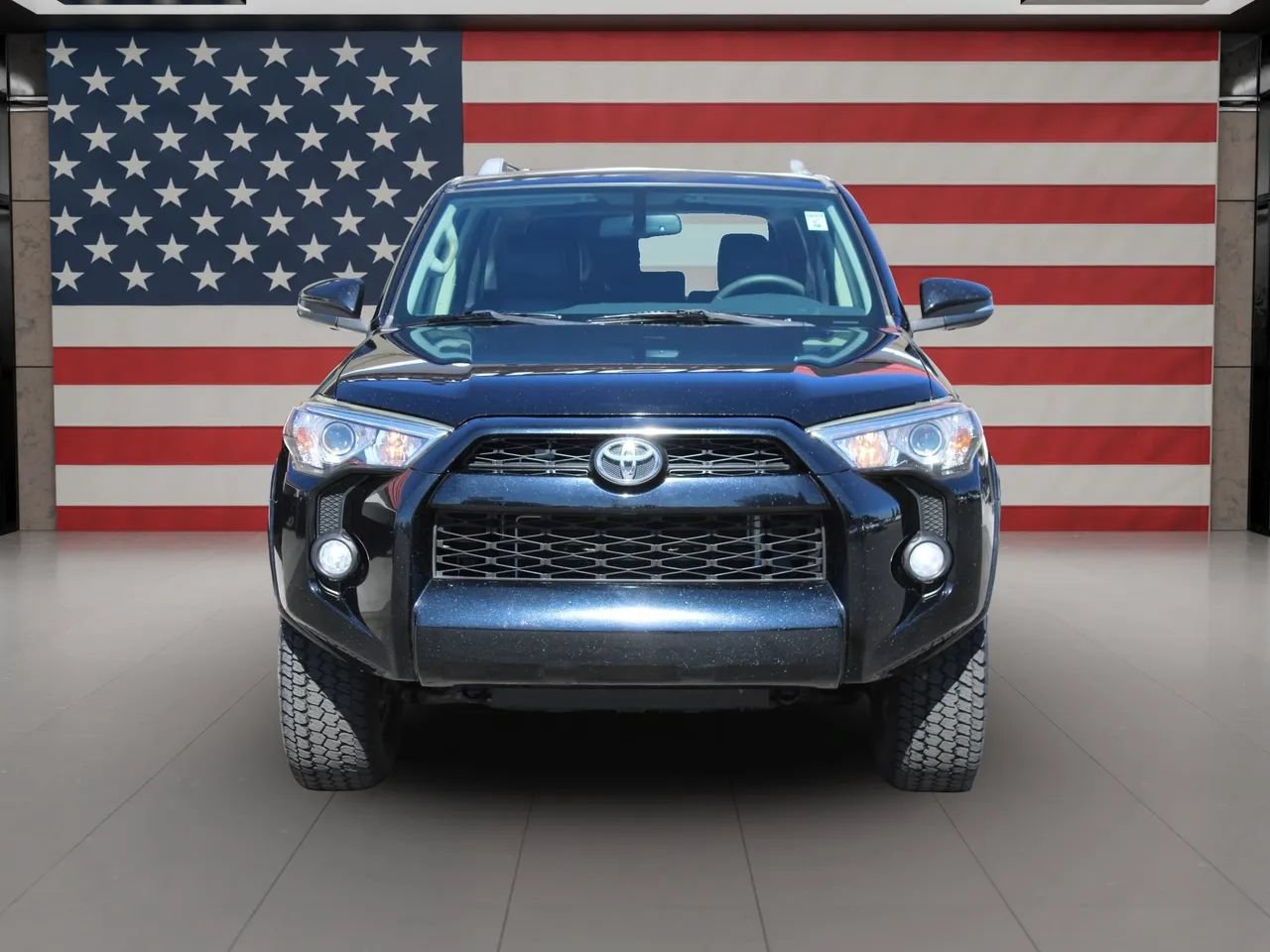 Used 2018 Toyota 4Runner SR5 Premium AWD/4WD image 2