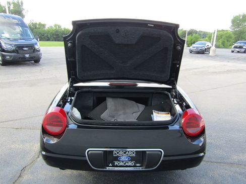 Used 2002 Ford Thunderbird image 22