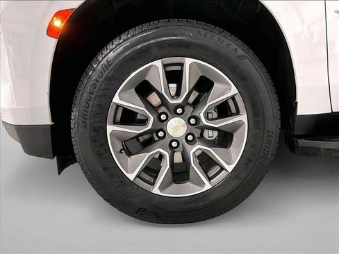 Used 2023 Chevrolet Tahoe LT w/ Luxury Package RWD image 10