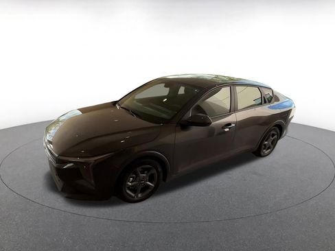 Used 2025 Kia K4 LXS image 8