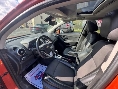 Used 2015 Chevrolet Trax LT w/ LT Sun and Sound Package AWD/4WD image 10