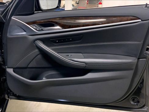 Used 2019 BMW 530i xDrive w/ Executive Package image 22