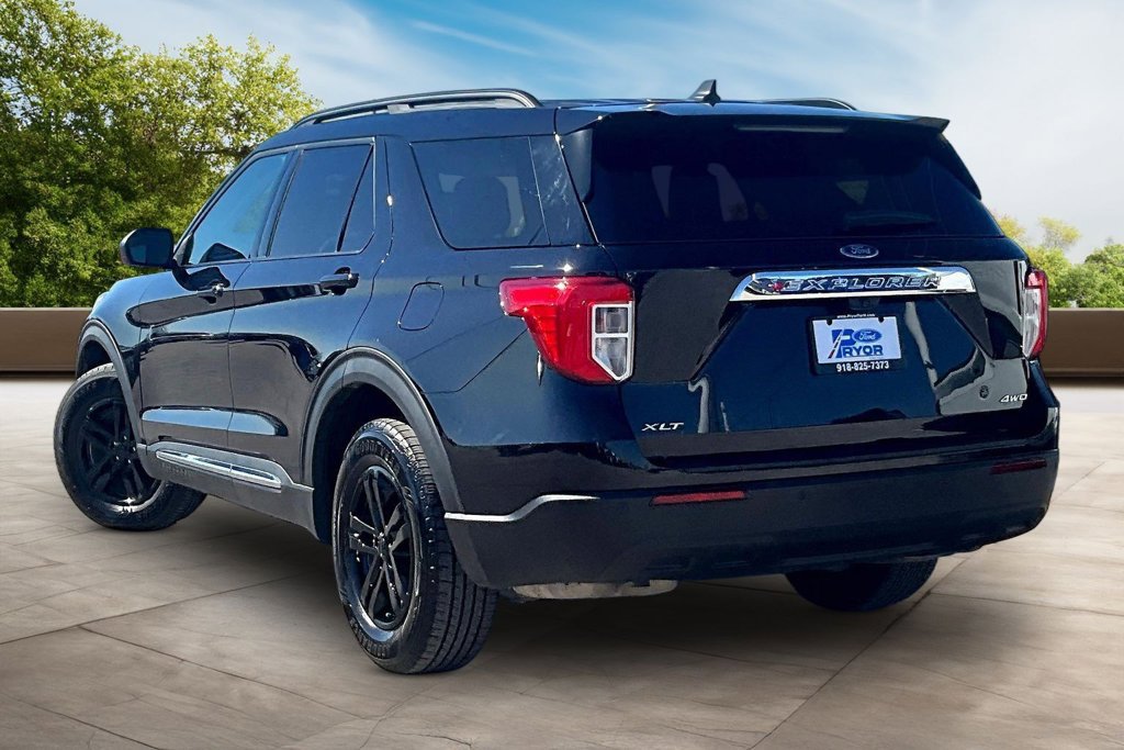Used 2023 Ford Explorer XLT AWD/4WD image 11