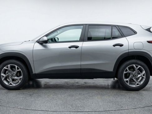 Used 2025 Chevrolet Trax LT image 5