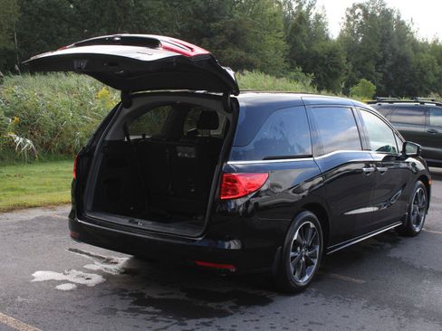 Used 2024 Honda Odyssey Elite image 7