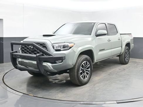 Used 2022 Toyota Tacoma TRD Sport w/ Technology Package AWD/4WD image 10
