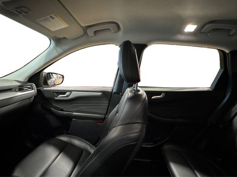 Used 2025 Ford Escape Platinum AWD/4WD image 42