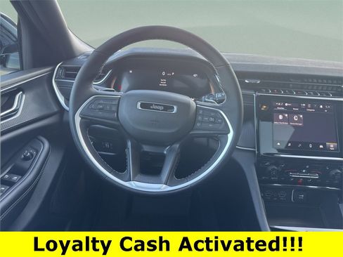 New 2025 Jeep Grand Cherokee Altitude image 32