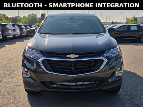 Used 2019 Chevrolet Equinox LS w/ LS Convenience Package AWD/4WD image 2