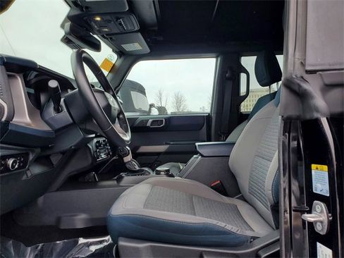 Used 2023 Ford Bronco Outer Banks image 5