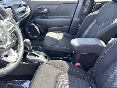 Certified 2023 Jeep Renegade Latitude w/ Sun/Sound Group AWD/4WD image 21