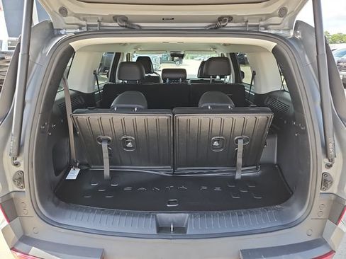 Used 2025 Hyundai Santa Fe SEL FWD image 9