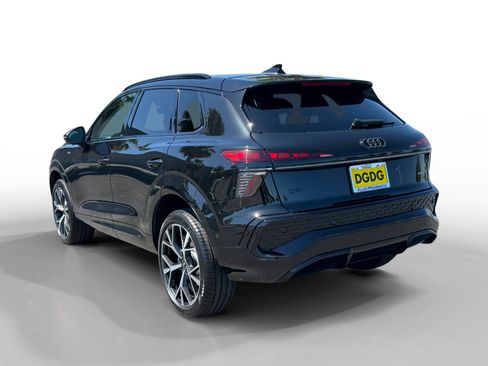 New 2026 Audi Q3 quattro 2.0T AWD/4WD image 3