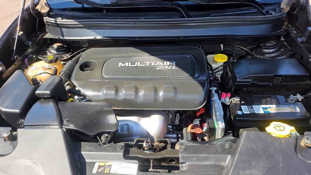 Used 2015 Jeep Cherokee Latitude AWD/4WD image 40