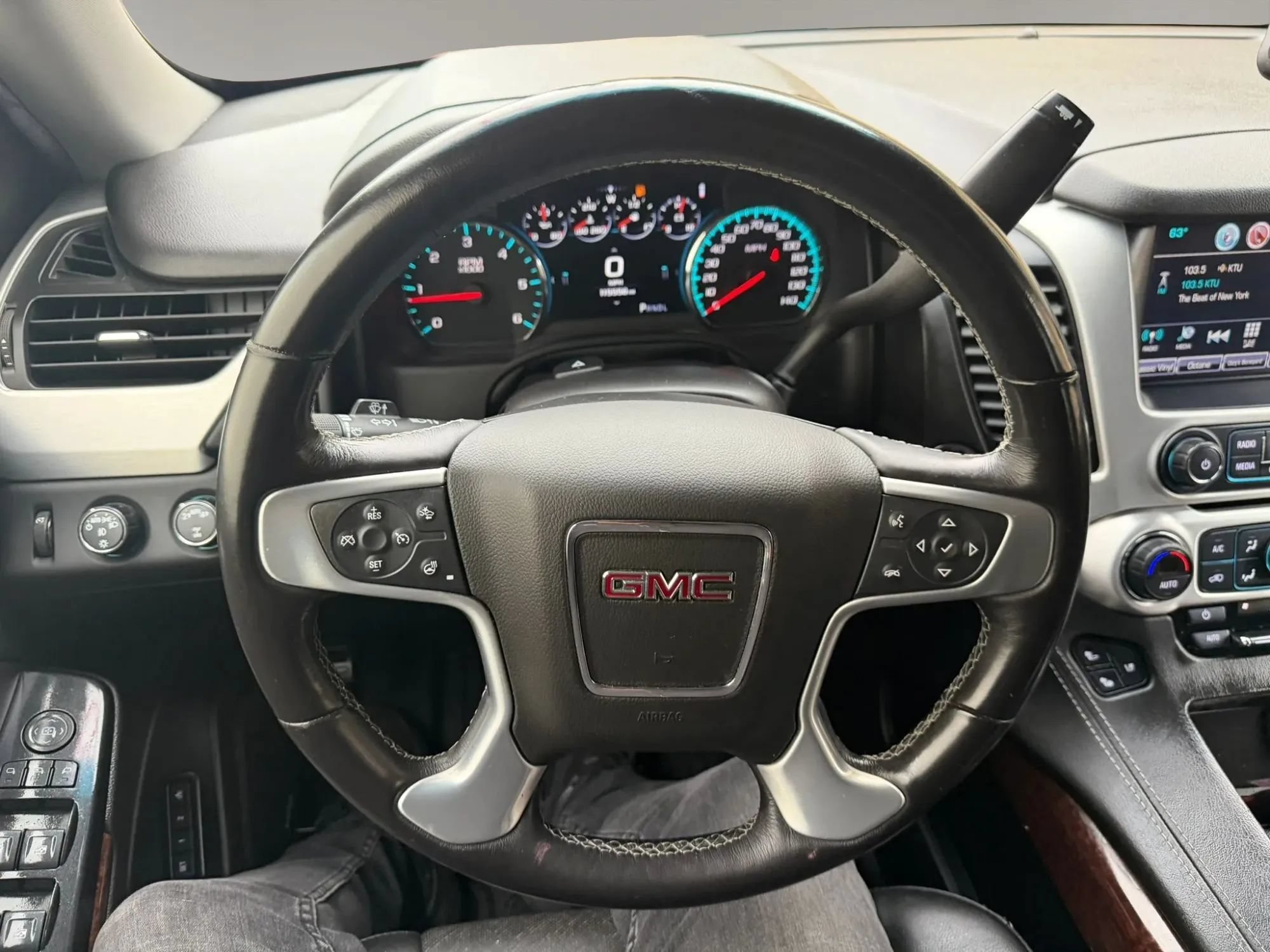 Used 2017 GMC Yukon SLT w/ Premium Edition AWD/4WD image 12