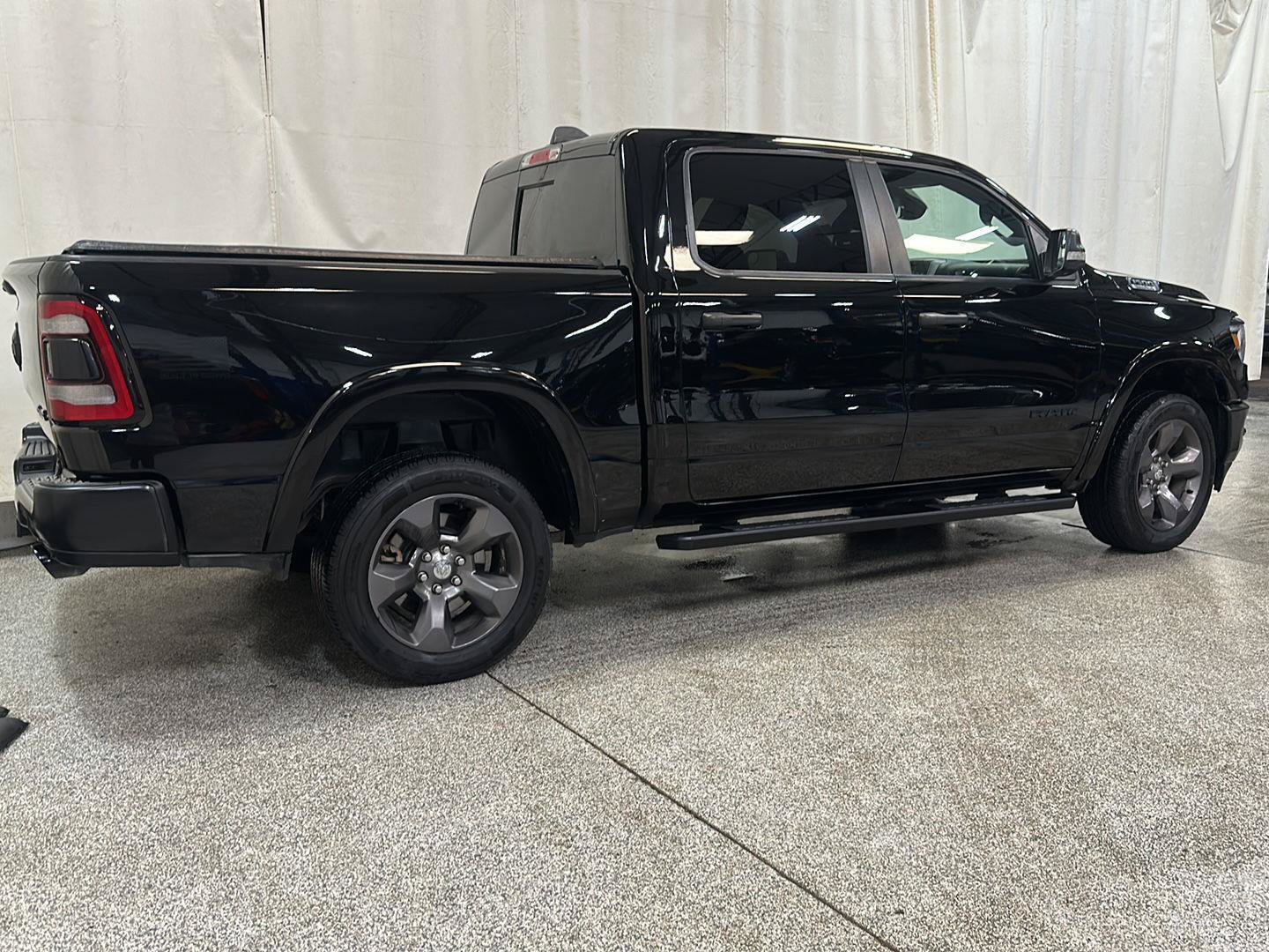 Used 2020 RAM 1500 Big Horn w/ Built-to-serve Edition AWD/4WD image 5