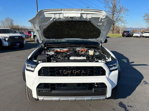 Certified 2025 Toyota 4Runner Trailhunter image 5