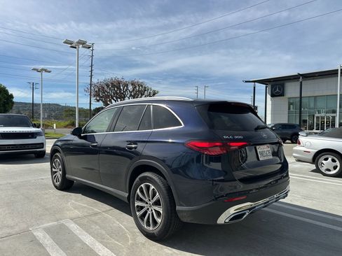 Used 2024 Mercedes-Benz GLC 300 image 4