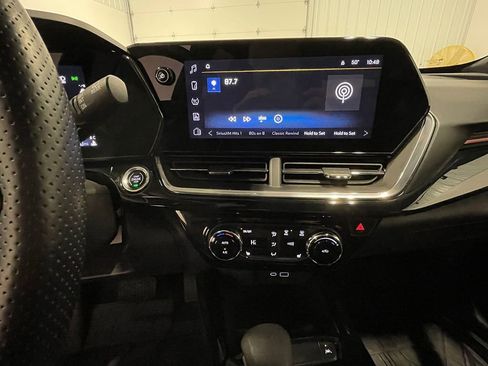 Used 2024 Chevrolet Trax RS image 36