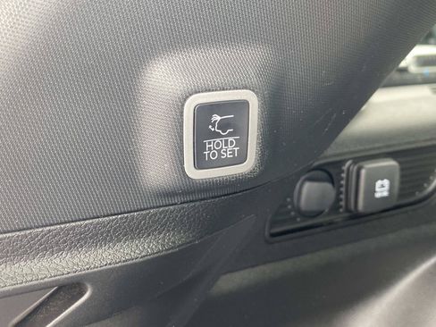 Used 2024 Jeep Grand Cherokee Altitude AWD/4WD image 7