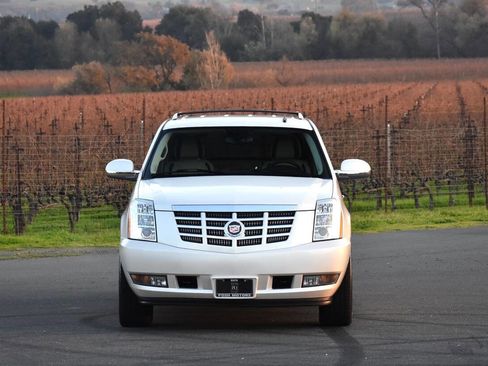 Used 2007 Cadillac Escalade EXT w/ Climate Package image 6