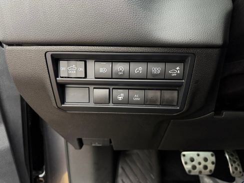 Used 2025 Toyota Tundra Limited image 21