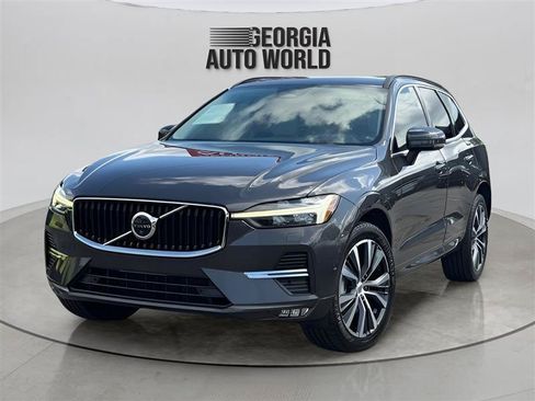 Used 2022 Volvo XC60 B5 Momentum w/ Advanced Package AWD/4WD image 5