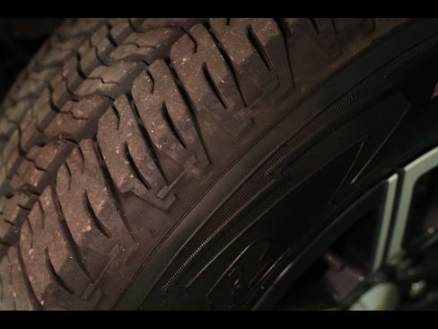 Used 2023 Chevrolet Colorado LT w/ LT Convenience Package III image 11