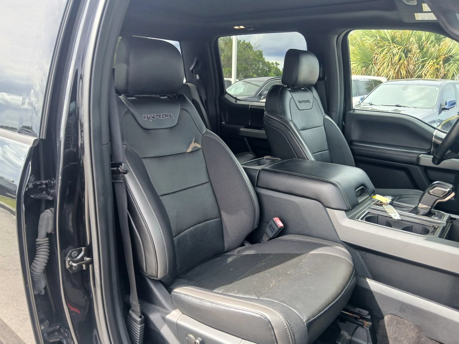 Used 2019 Ford F150 Raptor w/ Equipment Group 802A Luxury AWD/4WD image 18