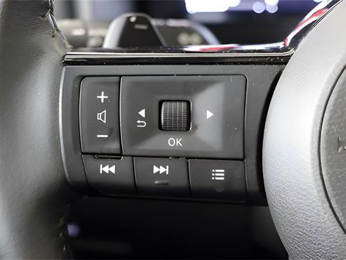 Used 2024 Nissan Rogue SL w/ SL Premium Package image 17