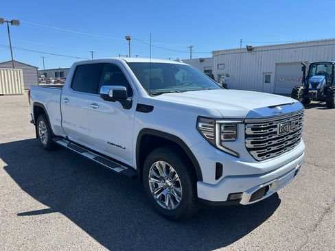 New 2026 GMC Sierra 1500 Denali w/ Technology Package AWD/4WD image 8