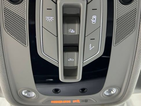 Used 2019 Audi Q8 Prestige AWD/4WD image 24