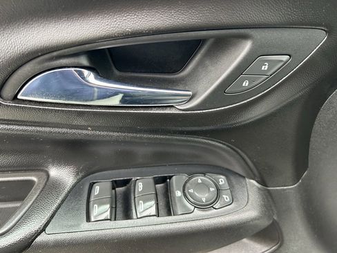 Used 2019 Chevrolet Equinox LT image 13