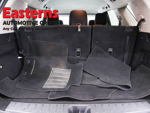 Used 2022 Nissan Pathfinder SV FWD image 9