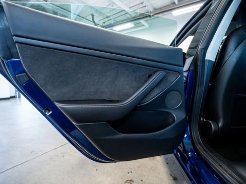 Used 2023 Tesla Model 3 Standard Range image 43