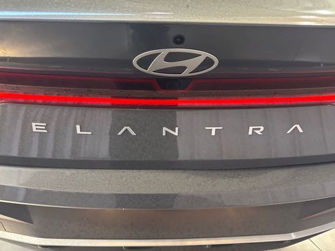 Used 2026 Hyundai Elantra Hybrid FWD image 14
