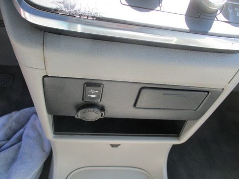 Used 2017 Toyota Sienna LE FWD image 24