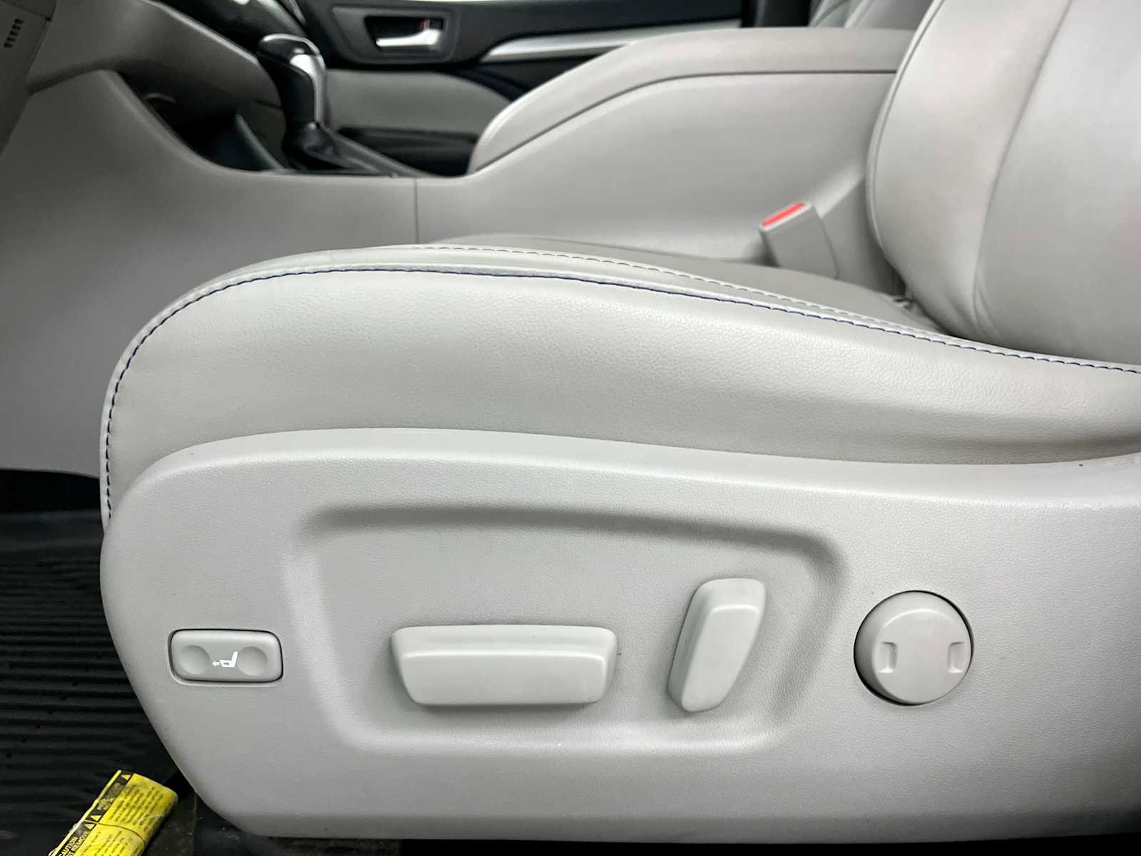 Used 2017 Toyota Highlander XLE AWD/4WD image 20