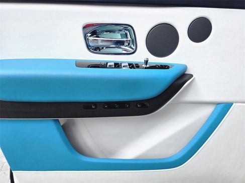 Used 2025 Rolls-Royce Cullinan image 16