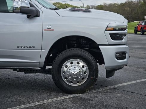 New 2026 RAM 3500 Laramie w/ Sport Appearance Package AWD/4WD image 15
