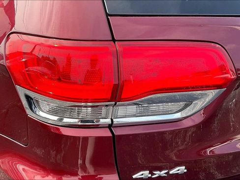 Used 2019 Jeep Grand Cherokee Limited AWD/4WD image 28