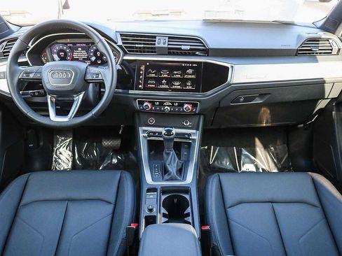 Used 2025 Audi Q3 2.0T Premium w/ Convenience Plus Package AWD/4WD image 16