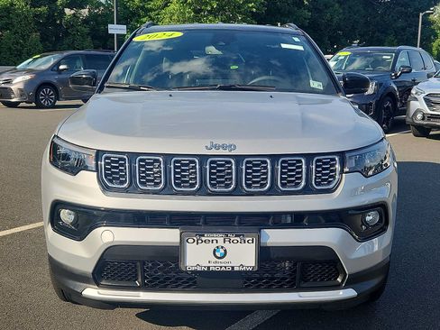 Used 2024 Jeep Compass Limited AWD/4WD image 2