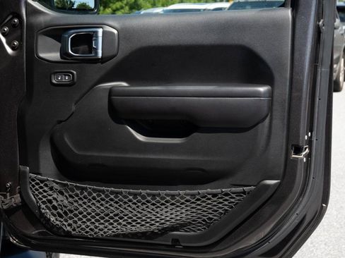 Used 2021 Jeep Gladiator Sport AWD/4WD image 32